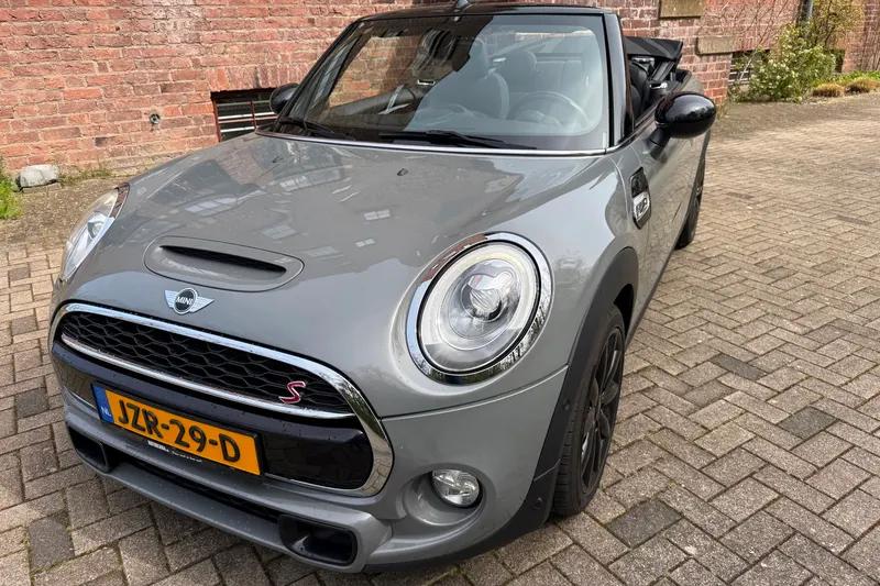 MINI Cabrio (2017)
