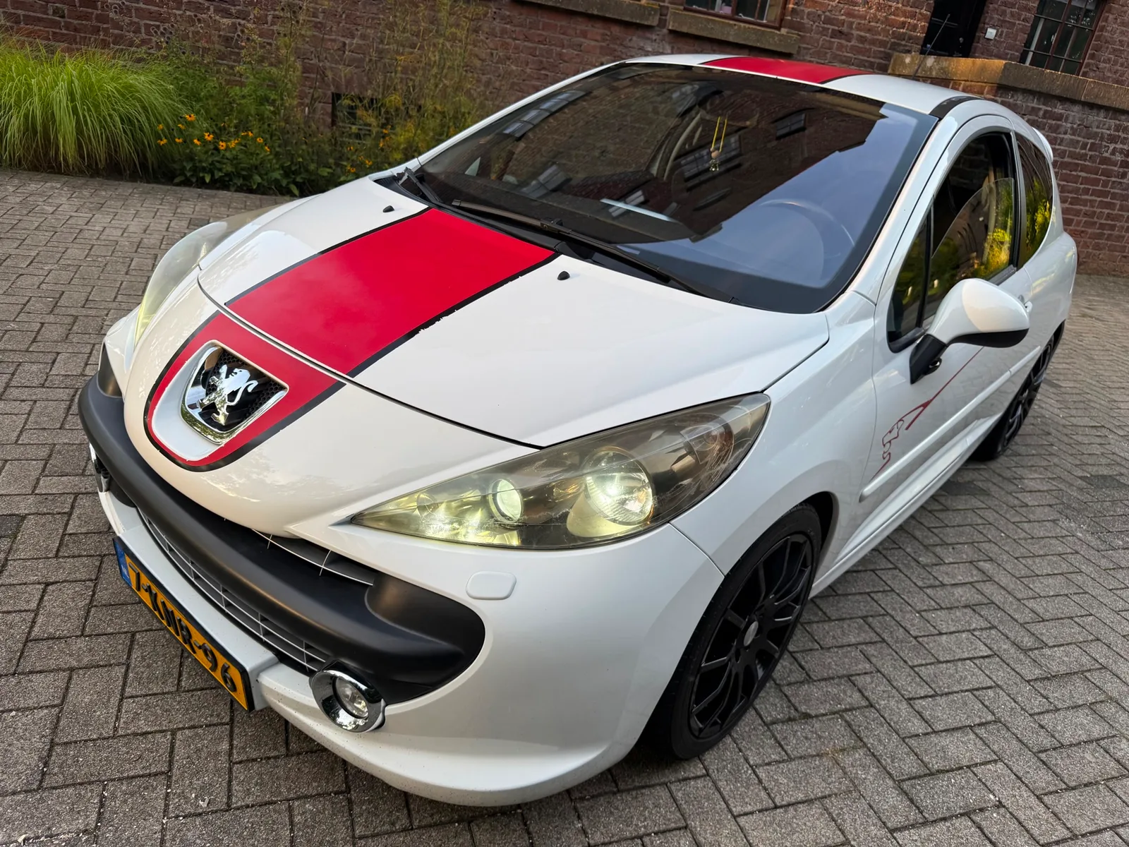 Peugeot 207 (2008) — foto 1