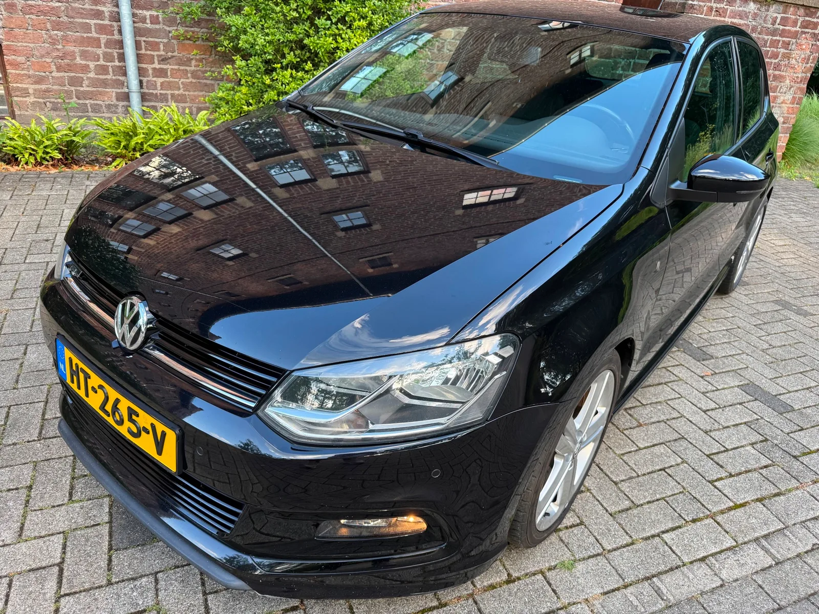 Volkswagen Polo (2015) — foto 1