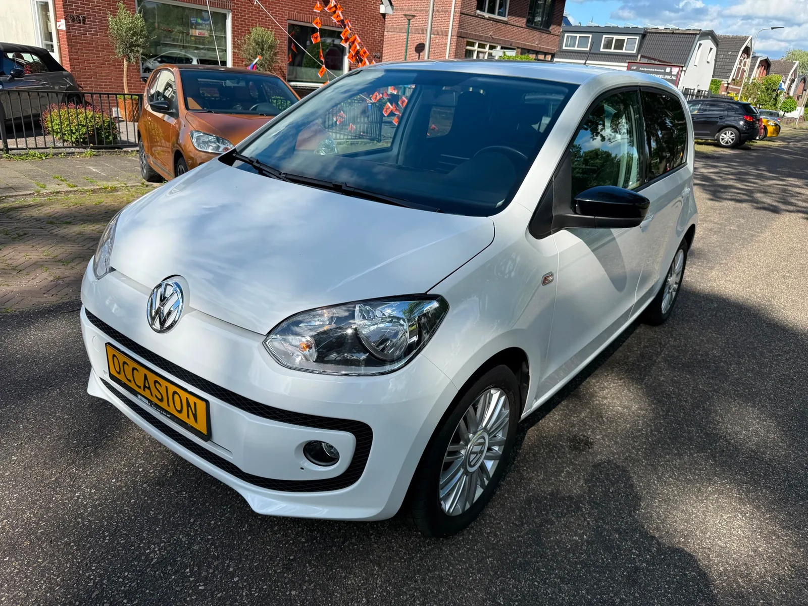 Volkswagen Up! (2014) — foto 1