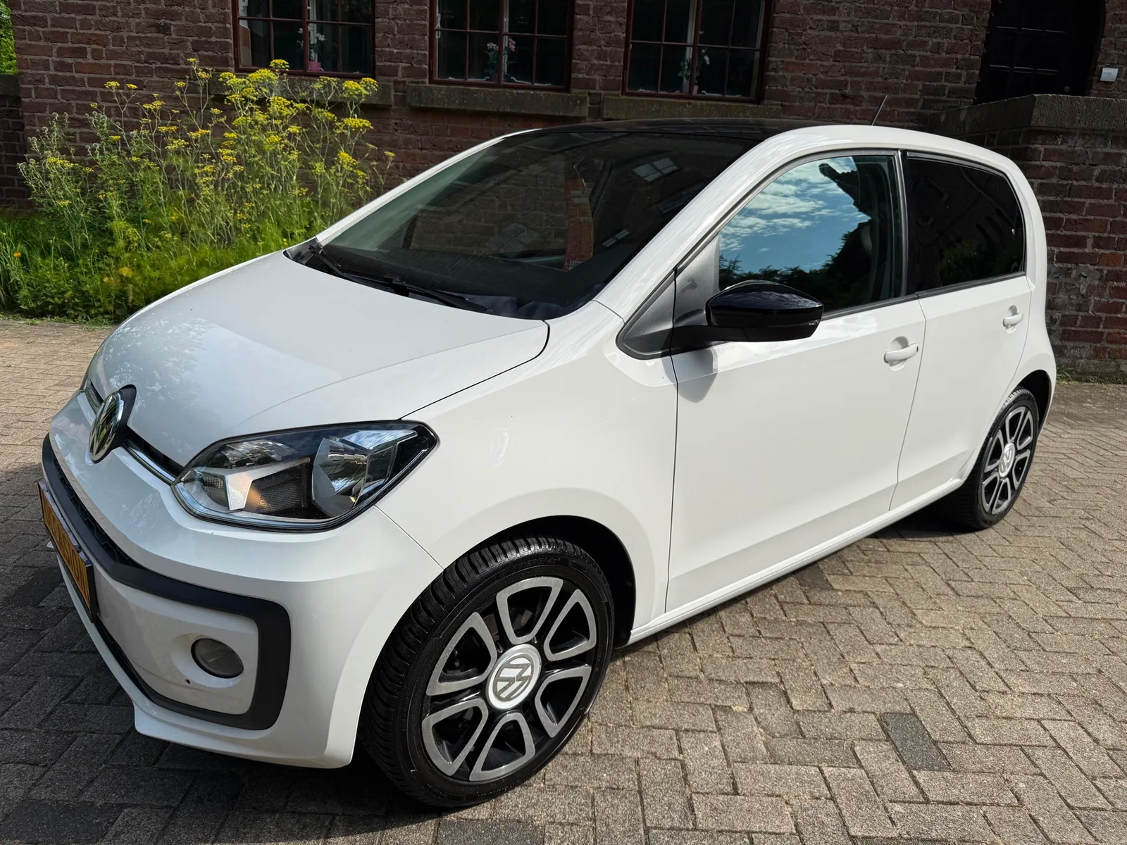 Volkswagen Up! (2019) — foto 1