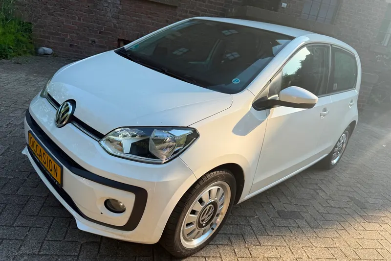 Volkswagen Up! (2017)