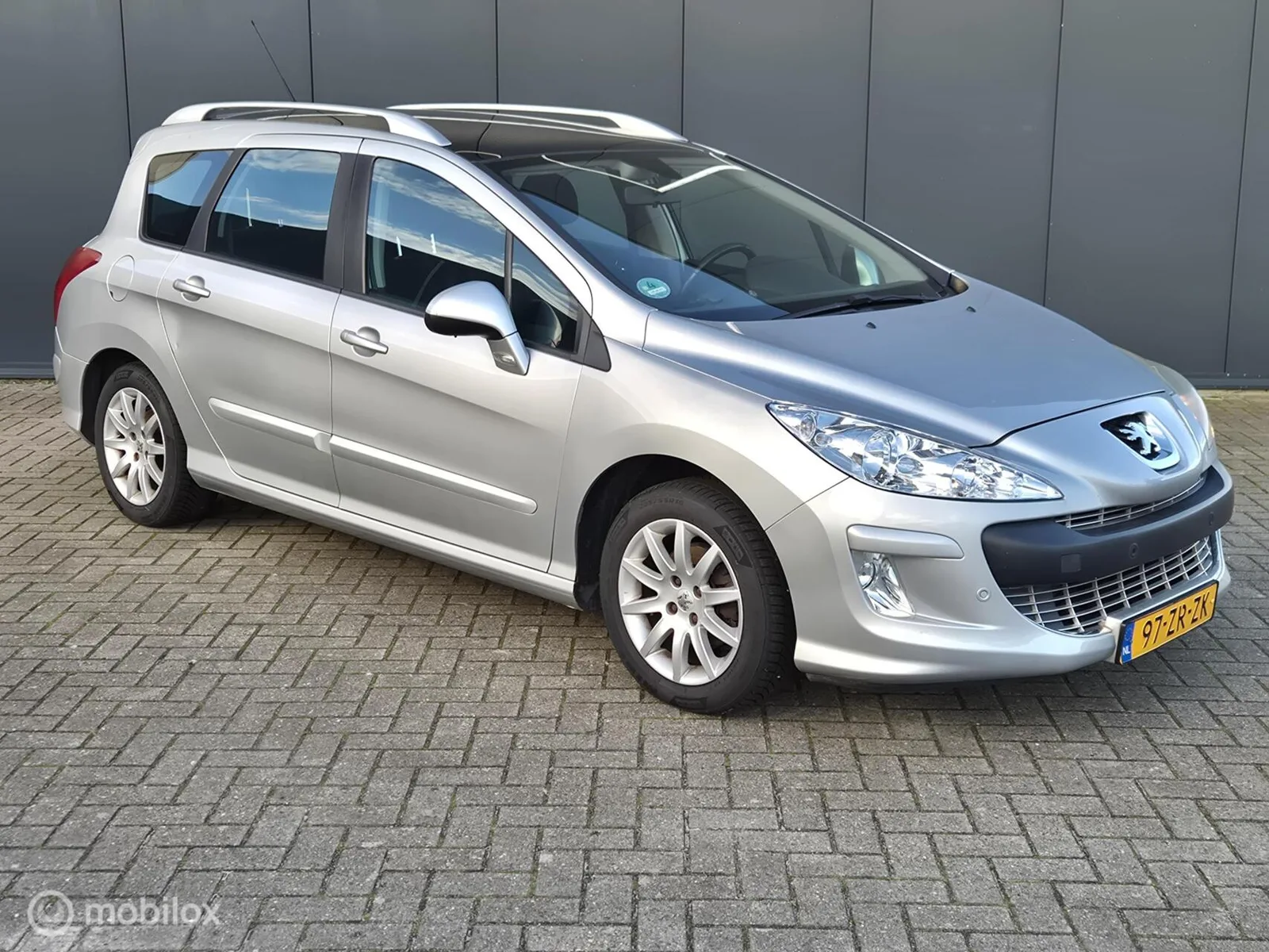 Peugeot 308 (2008) — foto 1