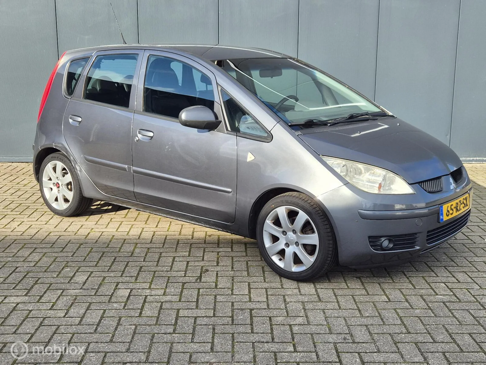 Mitsubishi Colt (2005) — foto 1