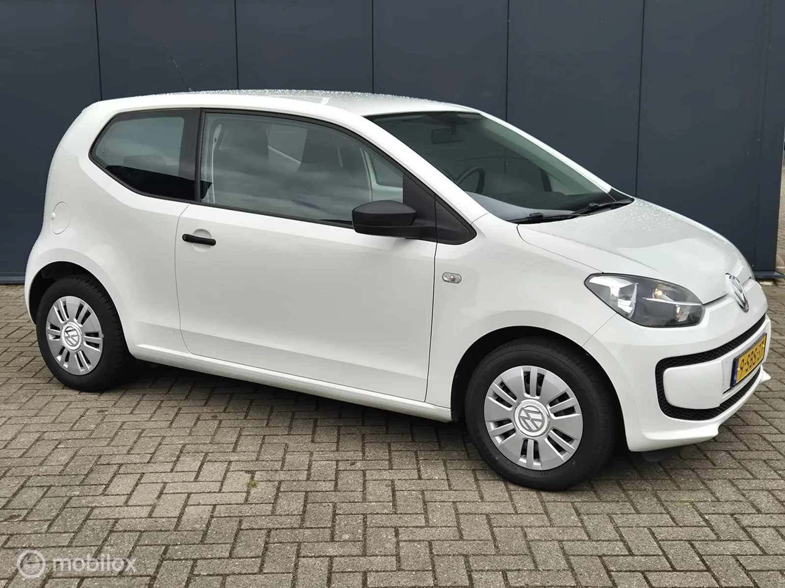 Volkswagen Up! (2013) — foto 1