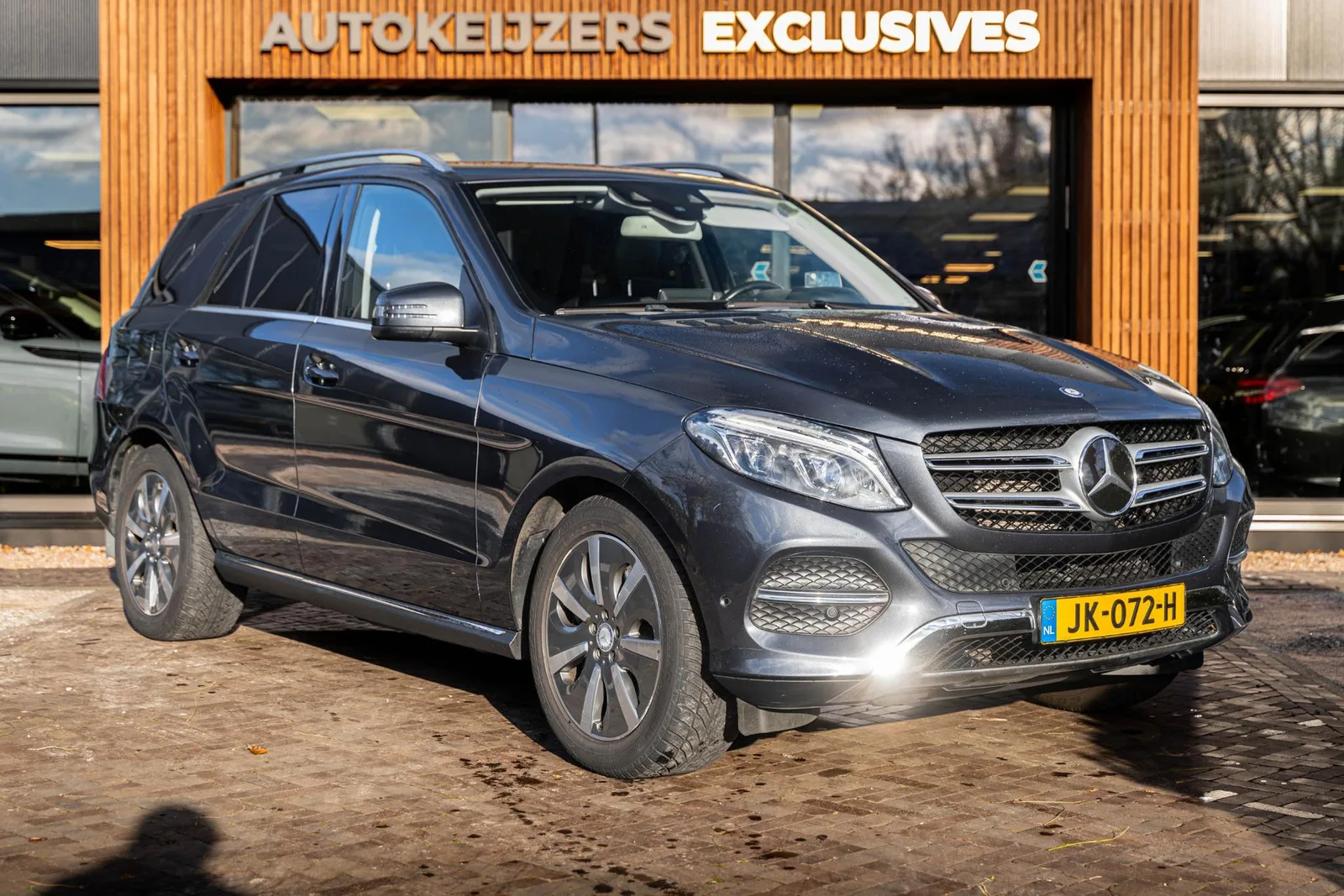 Mercedes-Benz GLE (2015) — foto 1