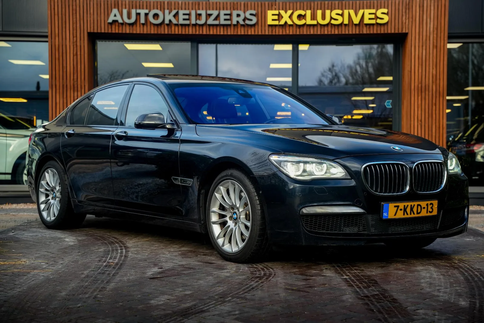 BMW 7-Serie (2013) — foto 1