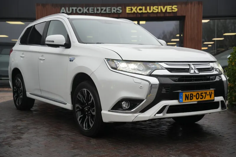 Mitsubishi Outlander (2016)