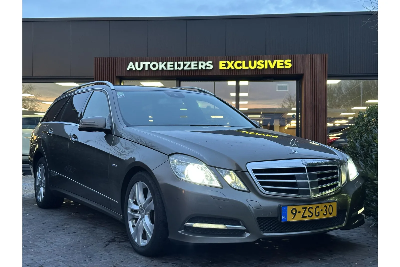 Mercedes-Benz E-Klasse (2011) — foto 1
