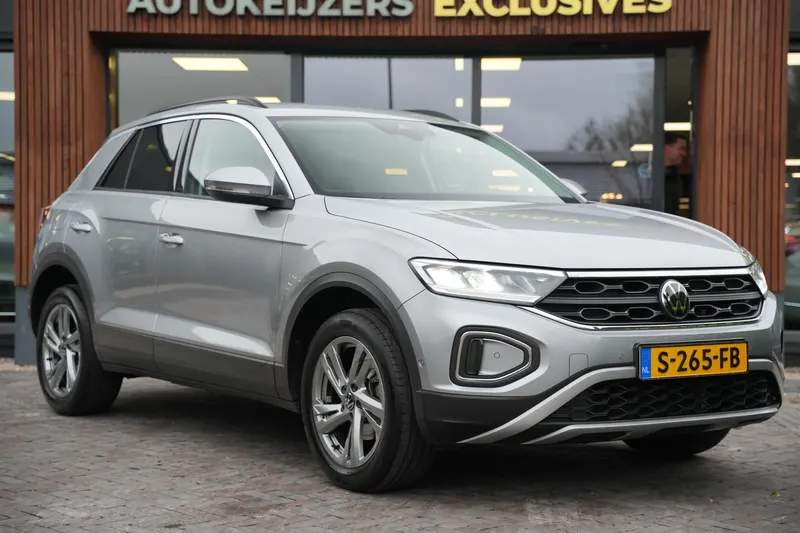 Volkswagen T-Roc (2023)