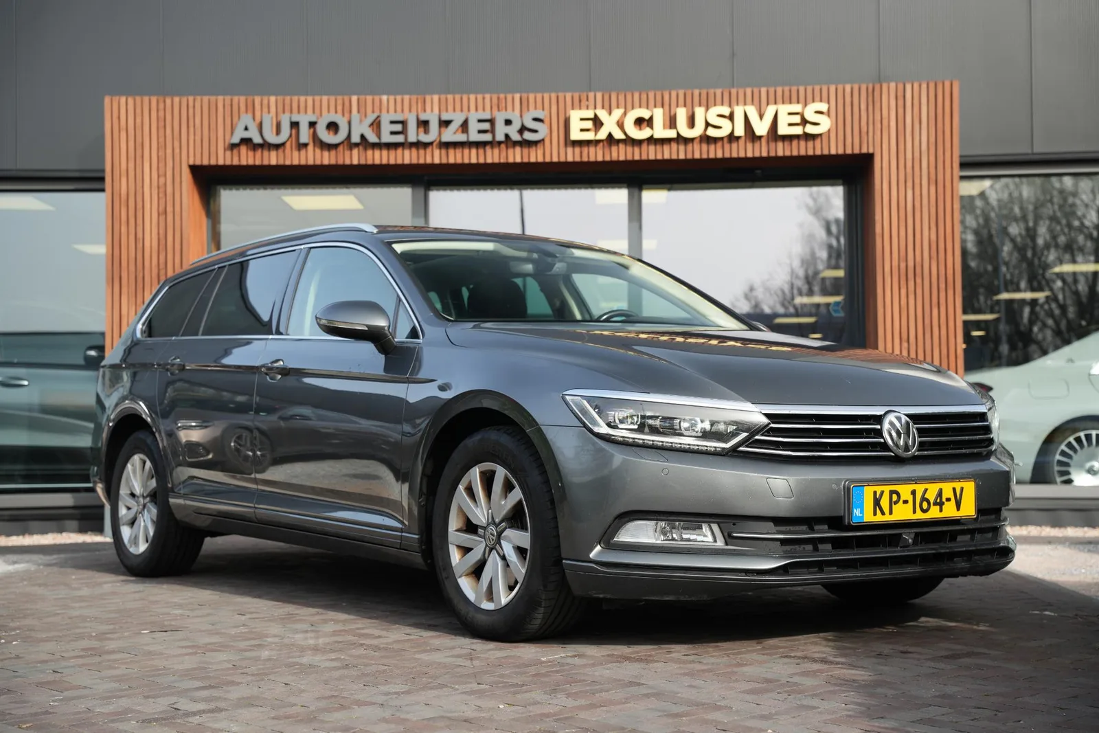 Volkswagen Passat (2016) — foto 1