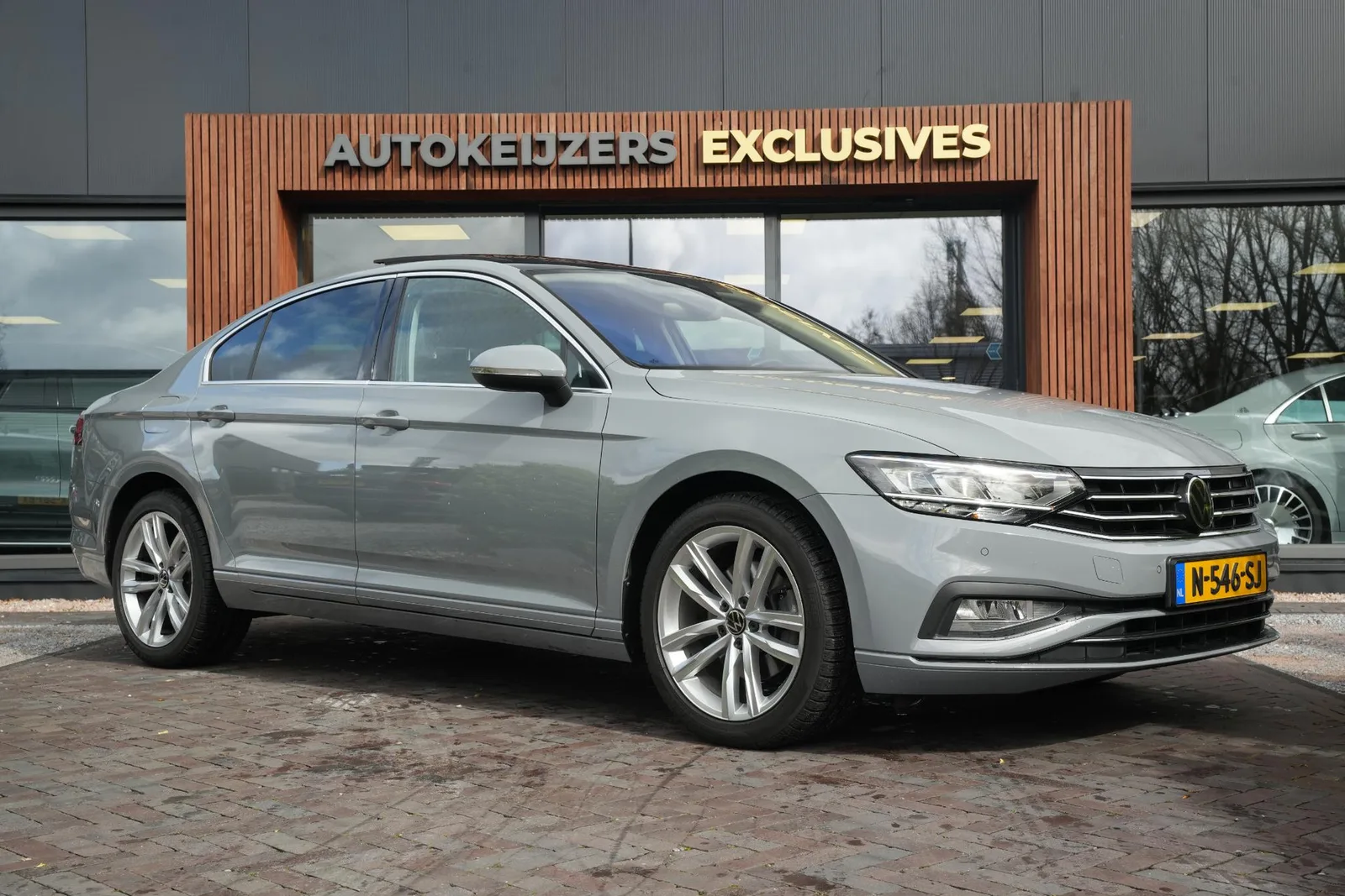 Volkswagen Passat (2022) — foto 1