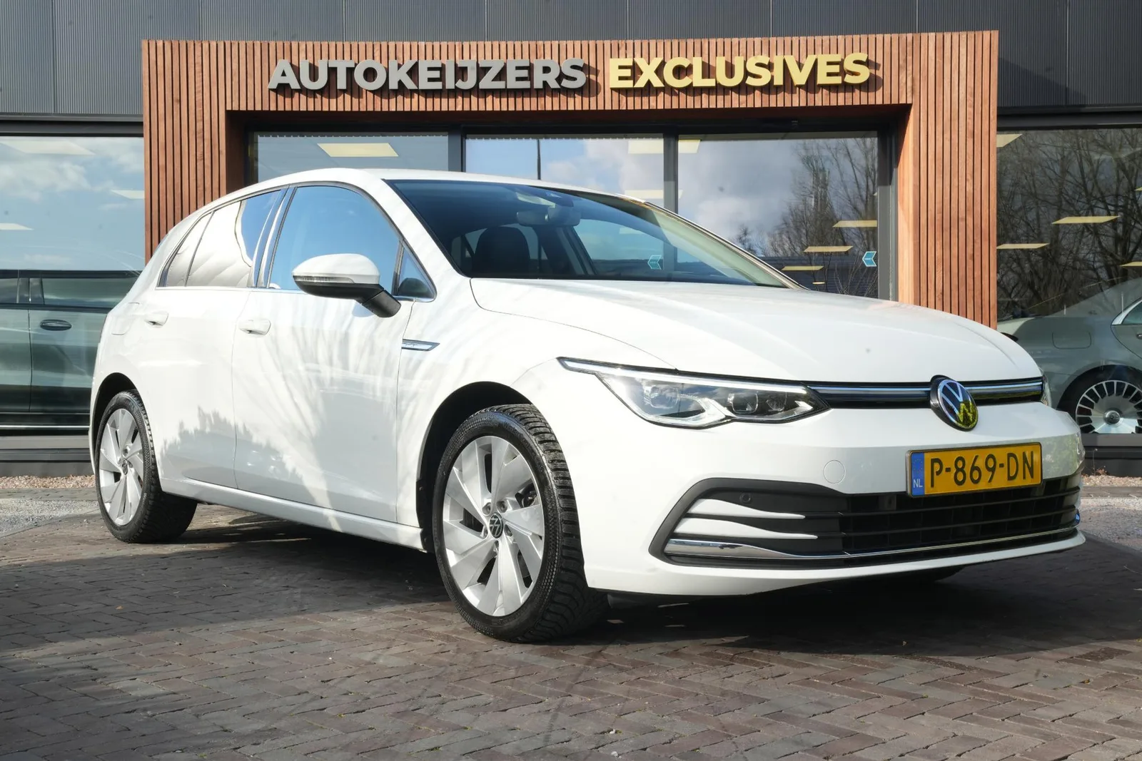 Volkswagen Golf (2022) — foto 1