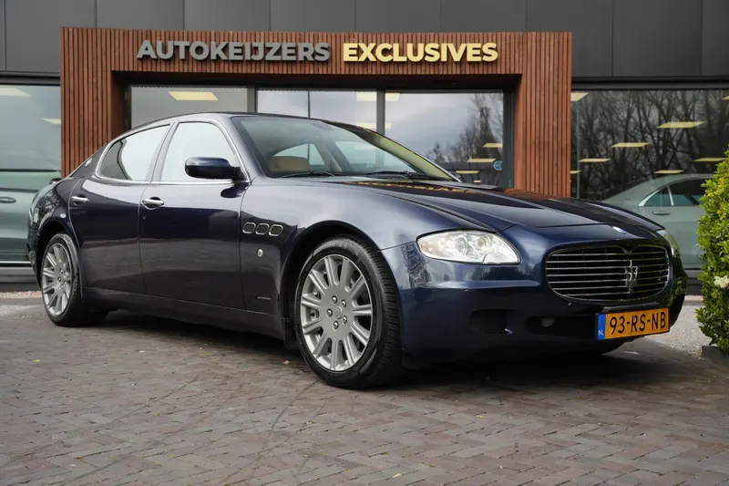 Maserati Quattroporte (2004)