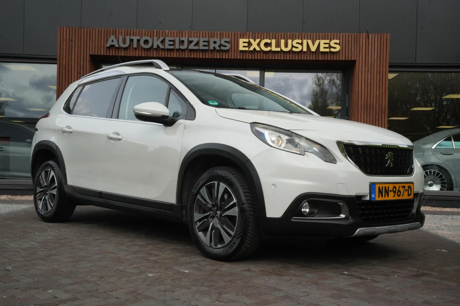 Peugeot 2008 (2017) — foto 1
