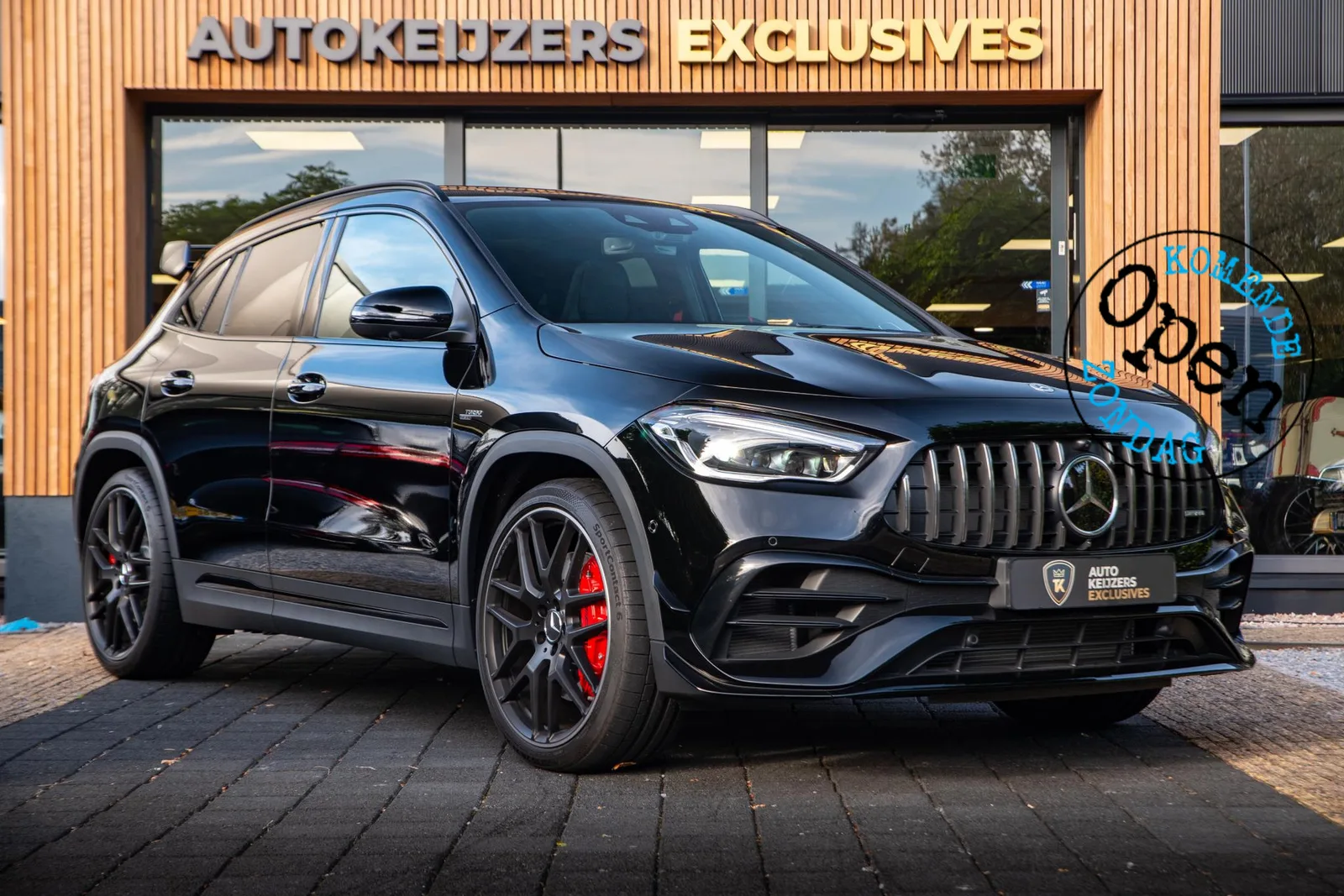 Mercedes-Benz GLA (2024) — foto 1