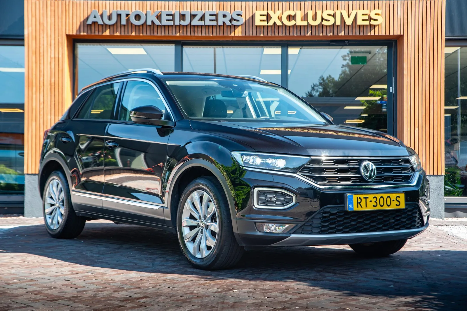 Volkswagen T-Roc (2018) — foto 1
