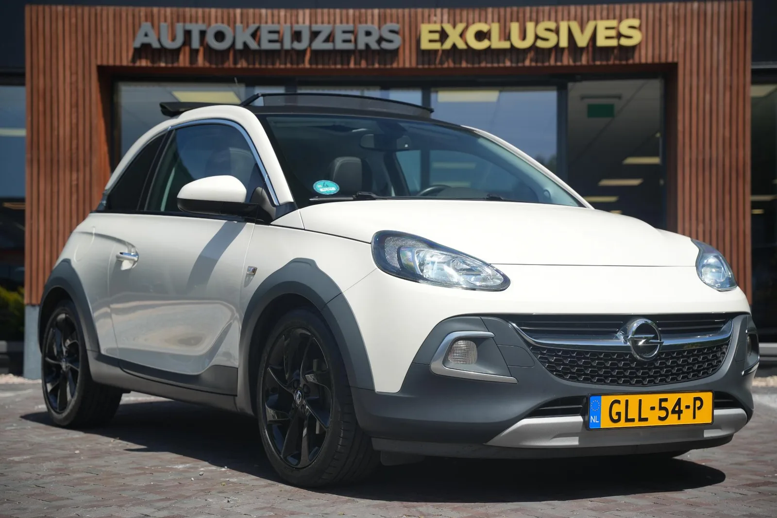 Opel Adam (2015) — foto 1