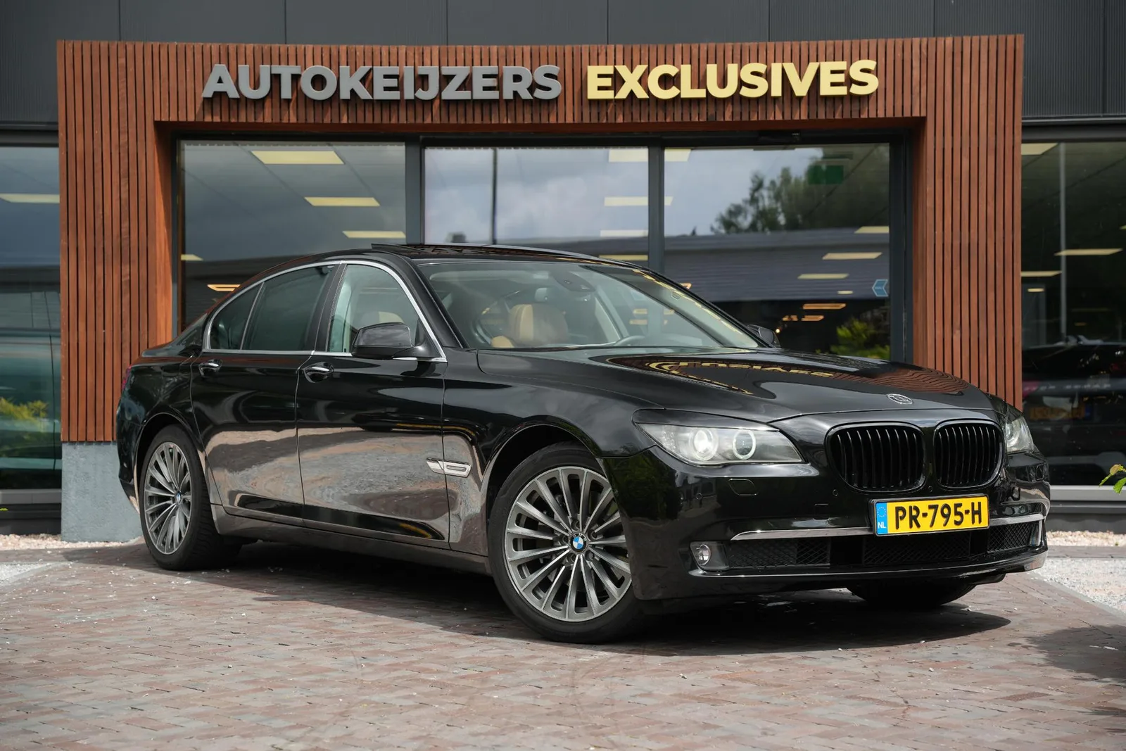 BMW 7-Serie (2009) — foto 1