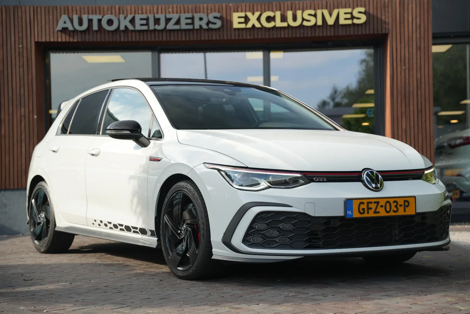 Volkswagen Golf (2020) — foto 1