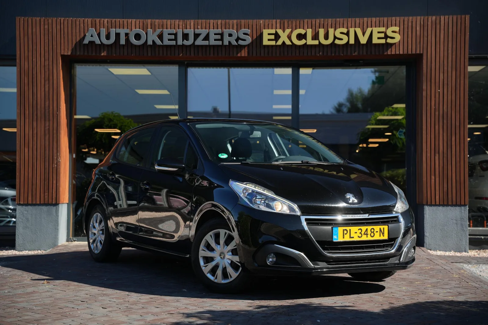 Peugeot 208 (2017) — foto 1
