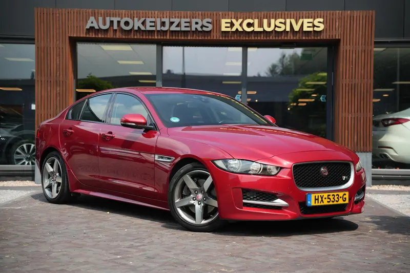 Jaguar XE (2016)
