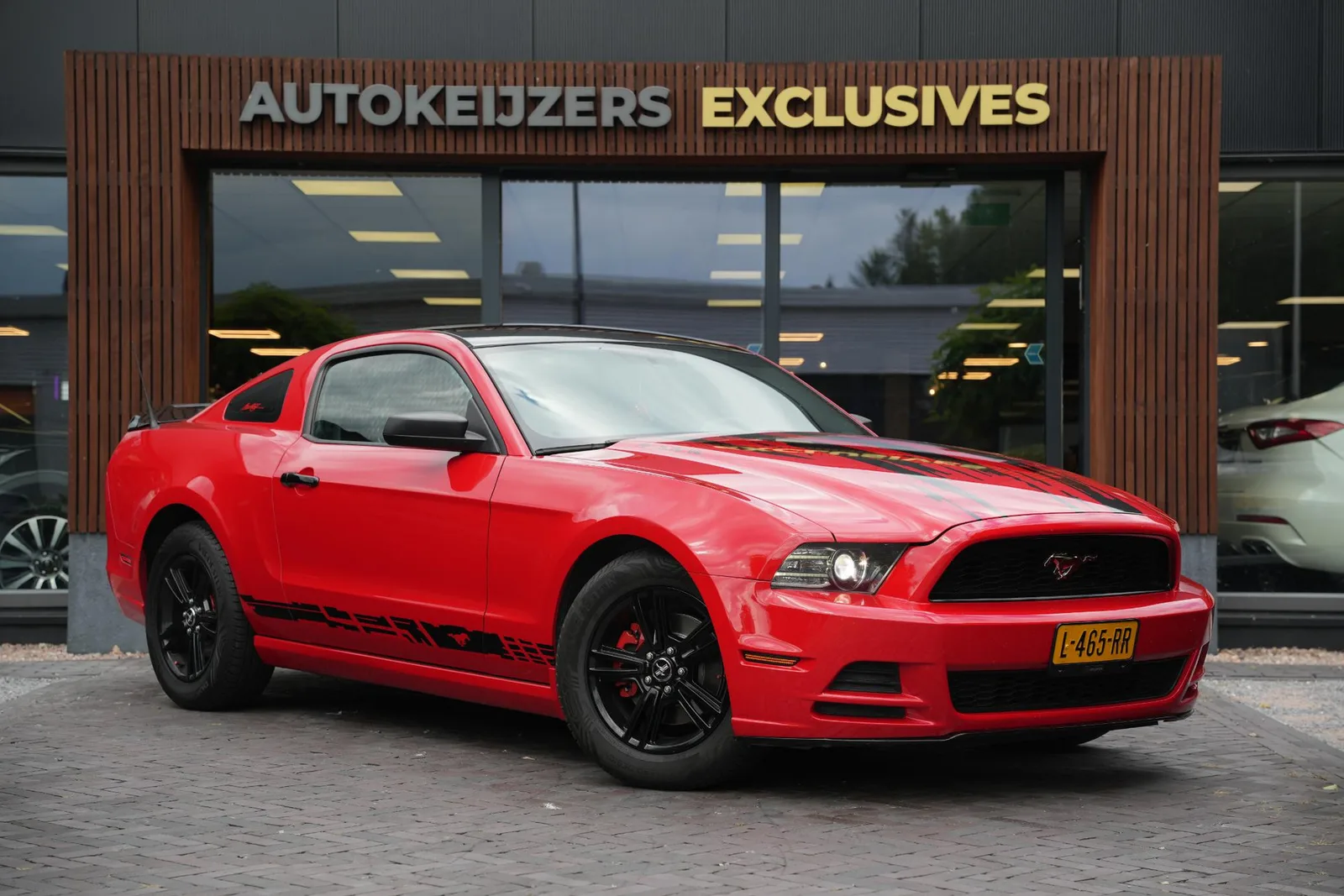 Ford Mustang (2012) — foto 1