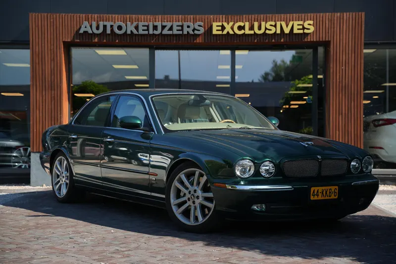 Jaguar XJR (2004)