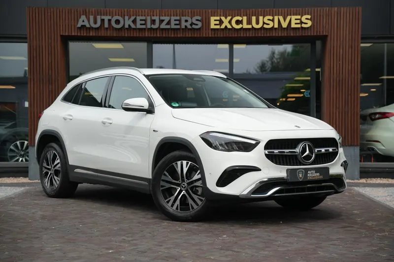 Mercedes-Benz GLA (2025)