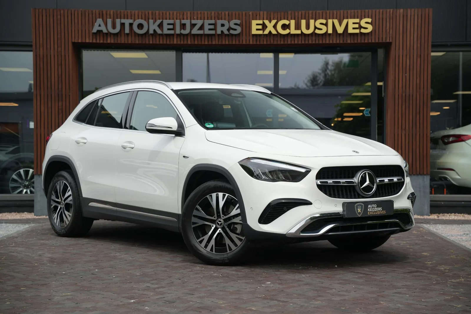 Mercedes-Benz GLA (2025) — foto 1