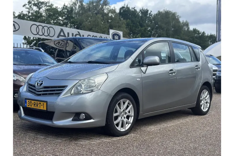 Toyota Verso (2011)