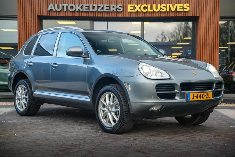 Porsche Cayenne (2005)