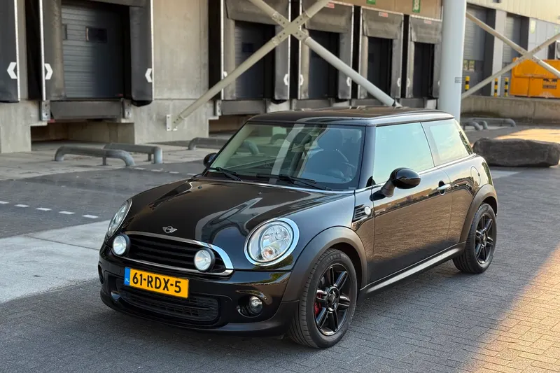 MINI One (2011)