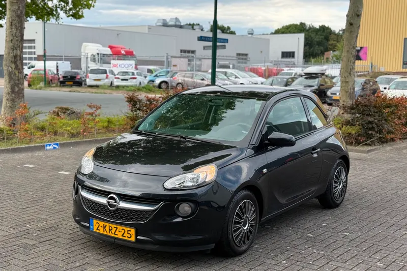 Opel Adam (2013)