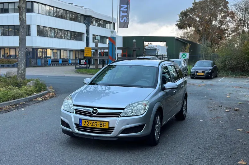 Opel Astra (2008)