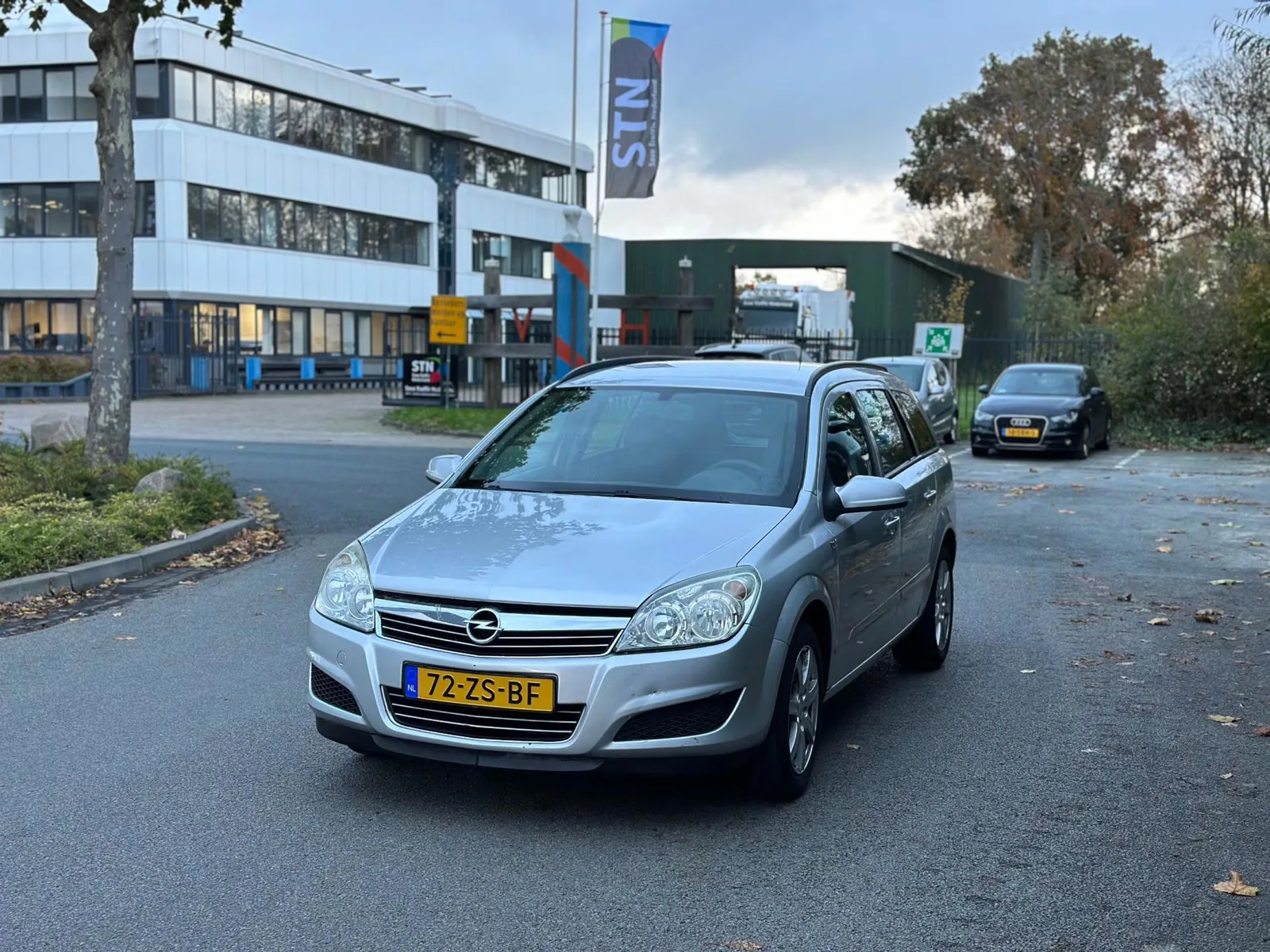 Opel Astra (2008) — foto 1