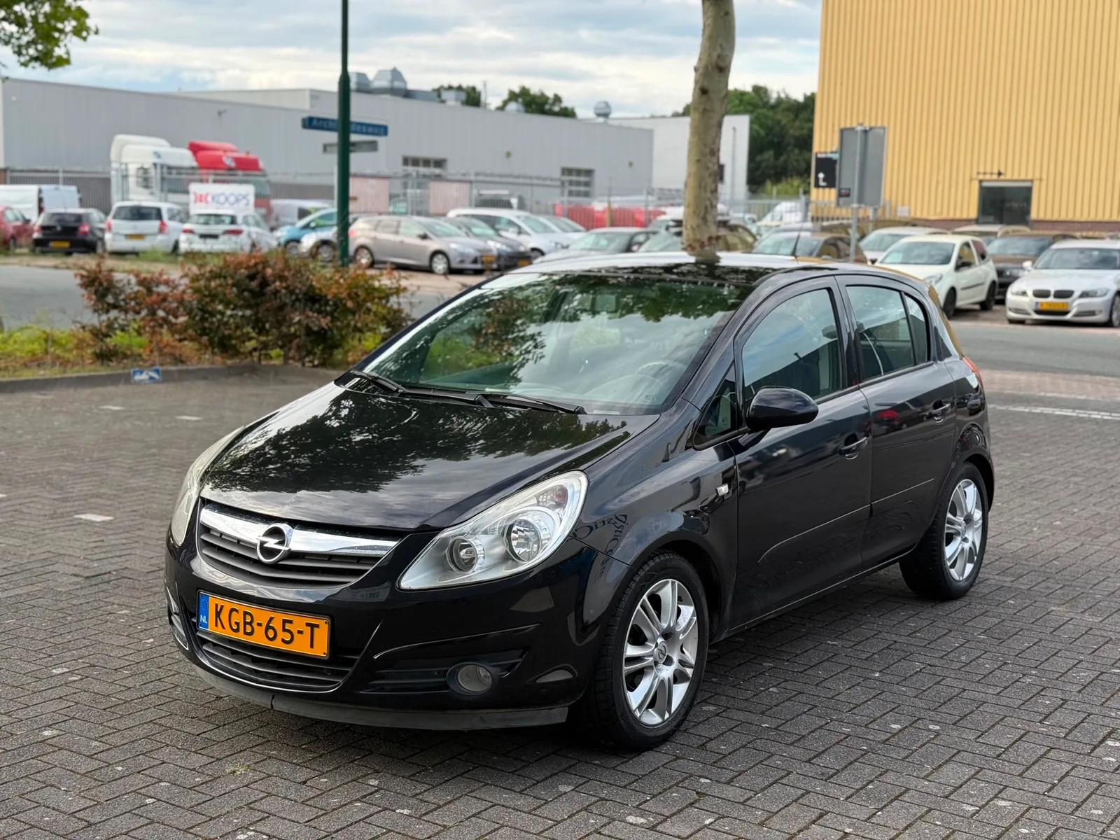 Opel Corsa (2008) — foto 1