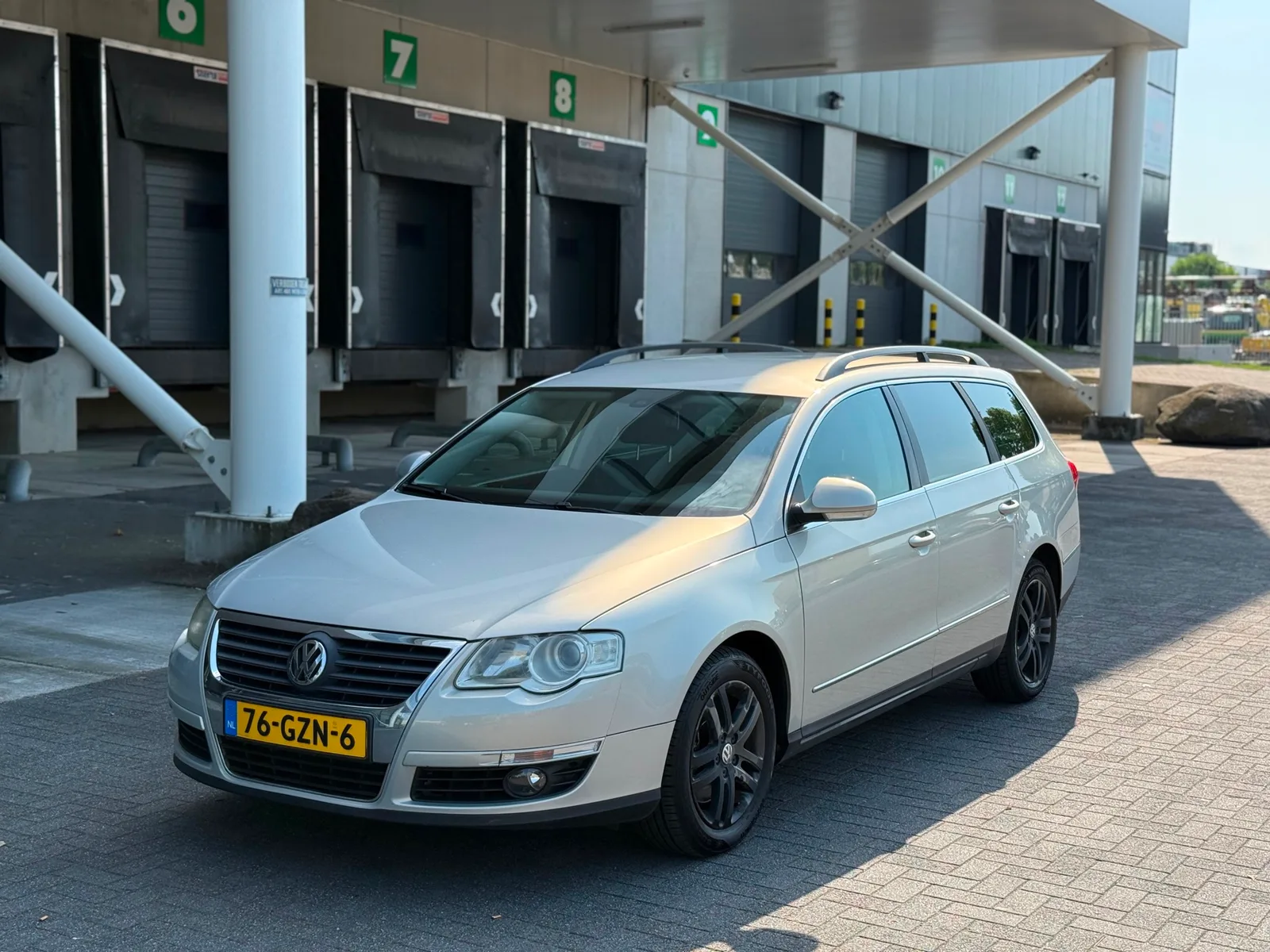 Volkswagen Passat (2008) — foto 1