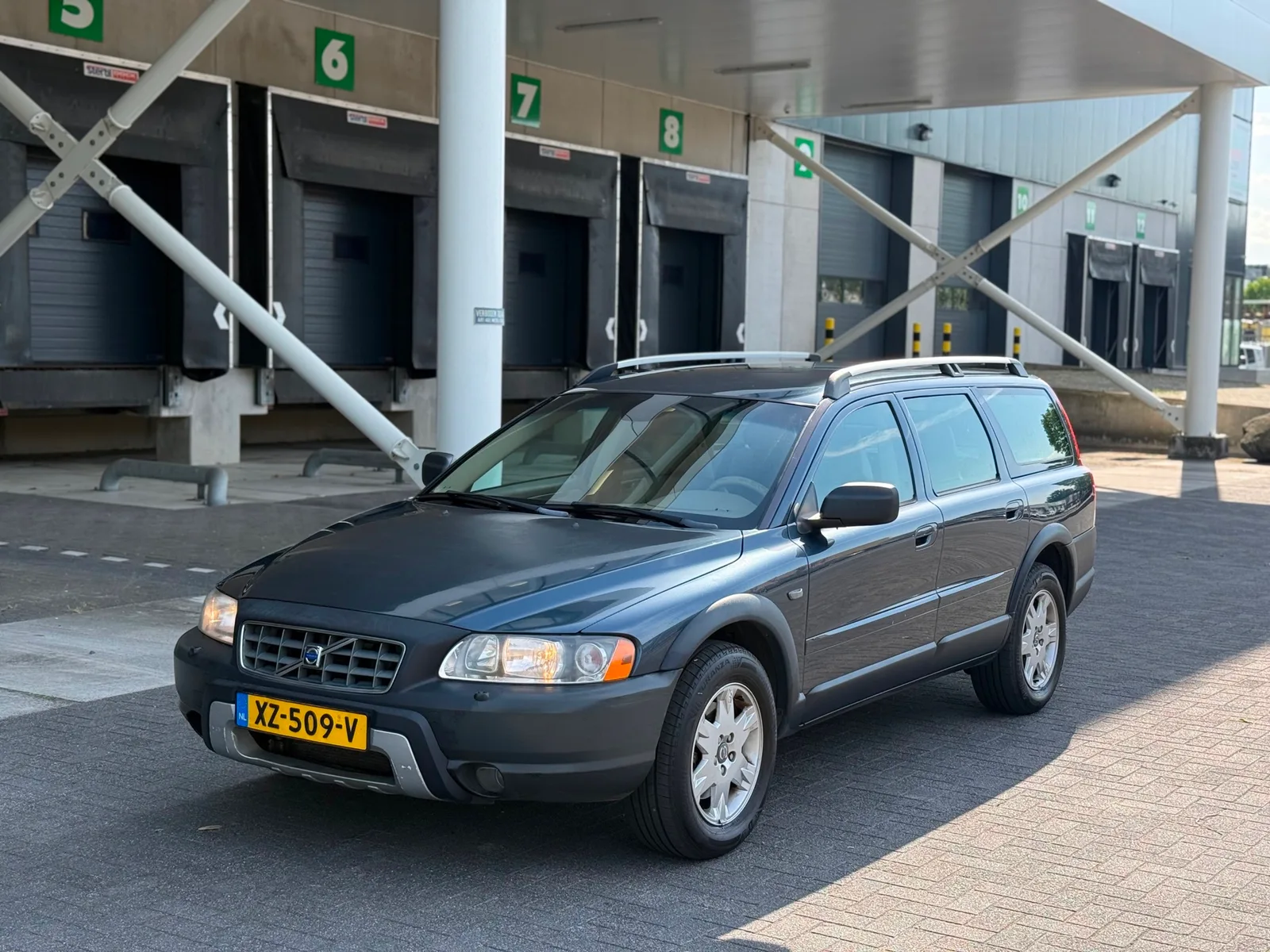 Volvo XC70 (2005) — foto 1