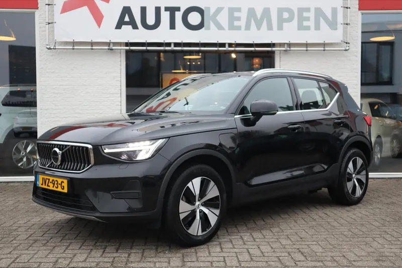 Volvo XC40 (2022)