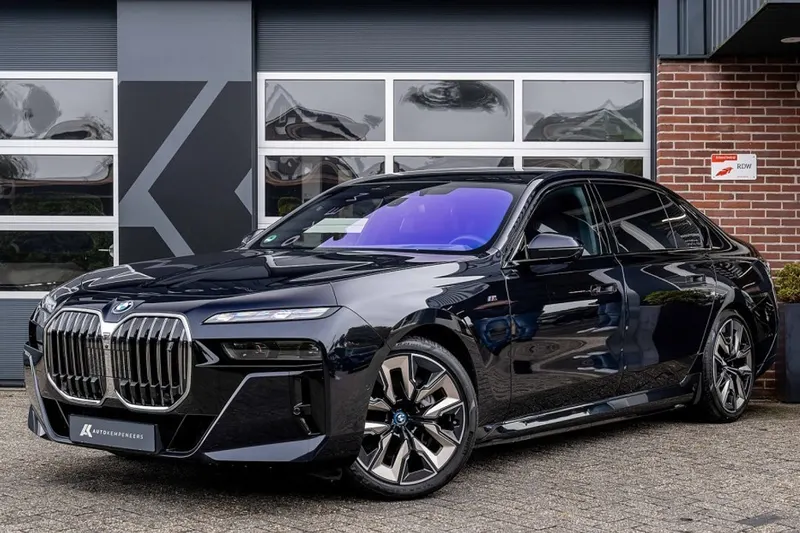 BMW i7 (2023)