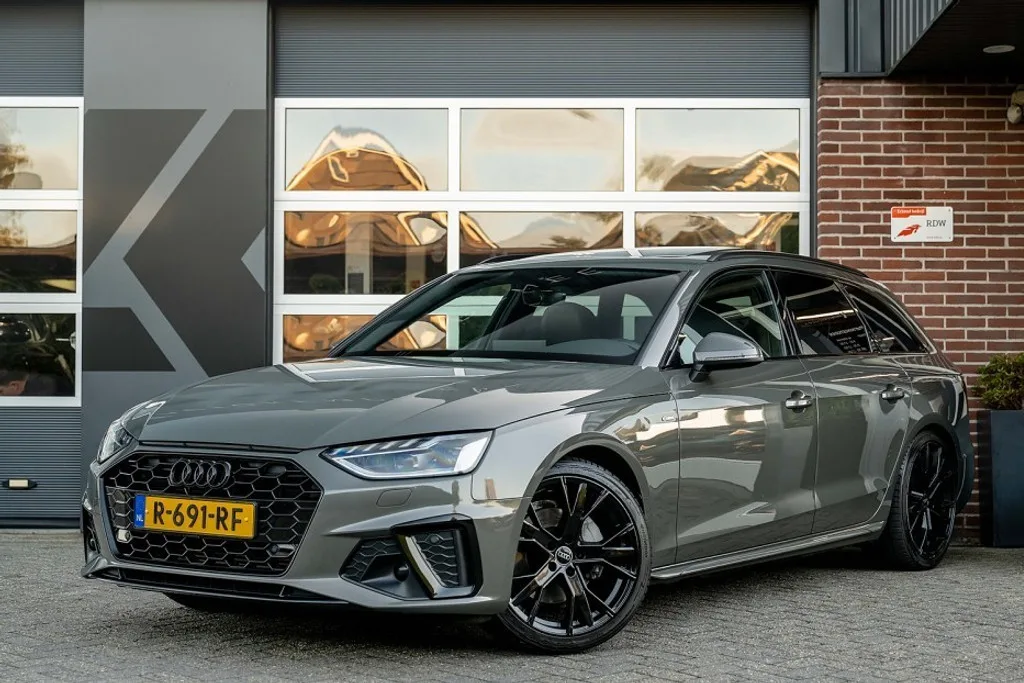 Audi A4 (2022) — foto 1