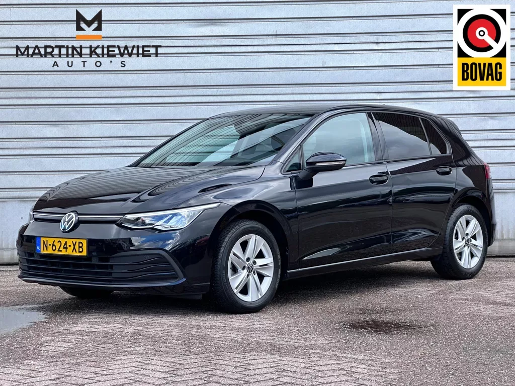 Volkswagen Golf (2022) — foto 1