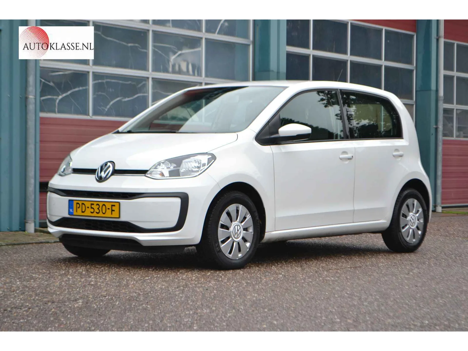 Volkswagen Up! (2017) — foto 1