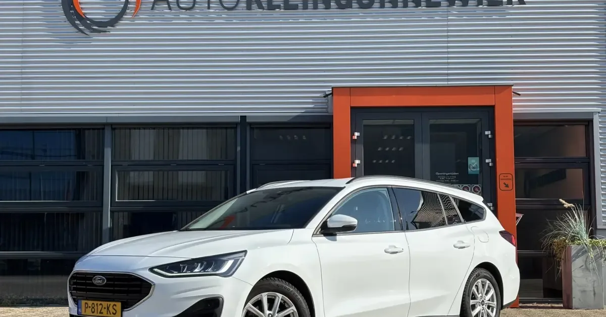 Ford Focus (2022) — foto 1