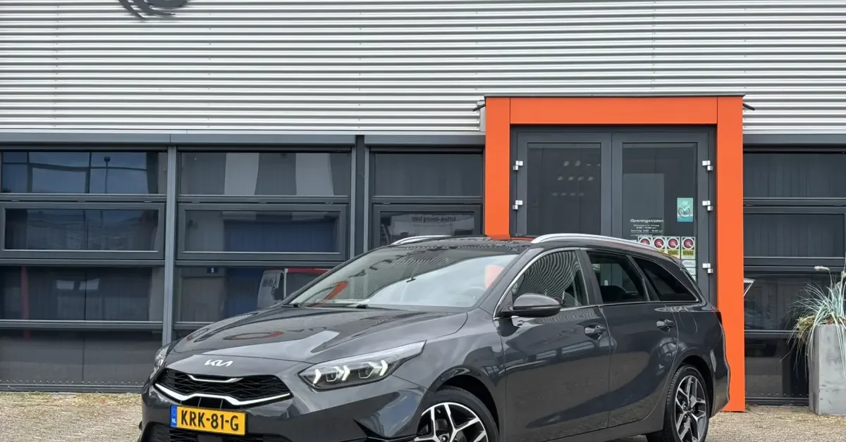 Kia Ceed (2022) — foto 1