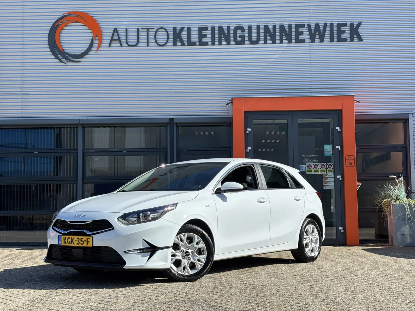 Kia Ceed (2023) — foto 1