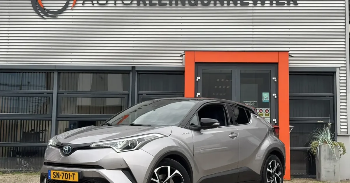 Toyota C-HR (2018) — foto 1