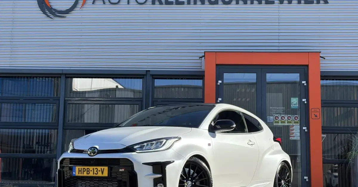 Toyota Yaris (2021) — foto 1