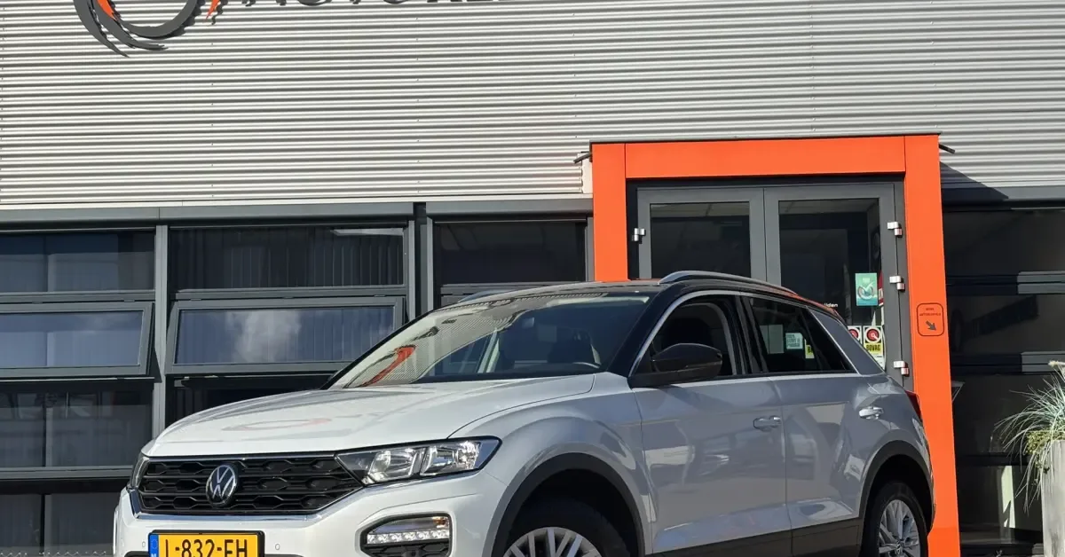 Volkswagen T-Roc (2021) — foto 1